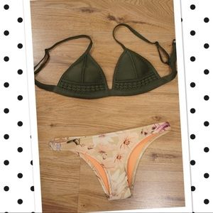 Triangl bikini Coco Floral Affair (S/XXS)
